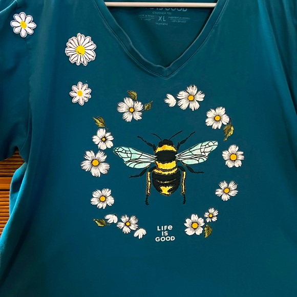 LIFE IS GOOD Tops - LIFE IS GOOD LET BEES LIVE V-NECK SS TEE